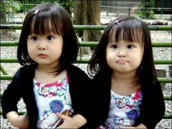 cutesttwins1.jpg